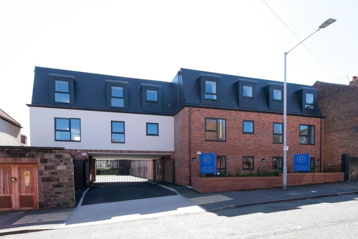 Stunning 2 Bedroom Apartment In Wallasey Exteriör bild