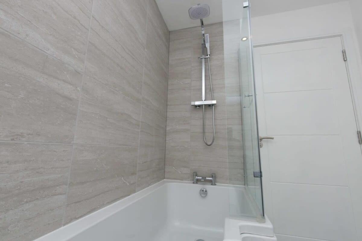 Stunning 2 Bedroom Apartment In Wallasey Exteriör bild