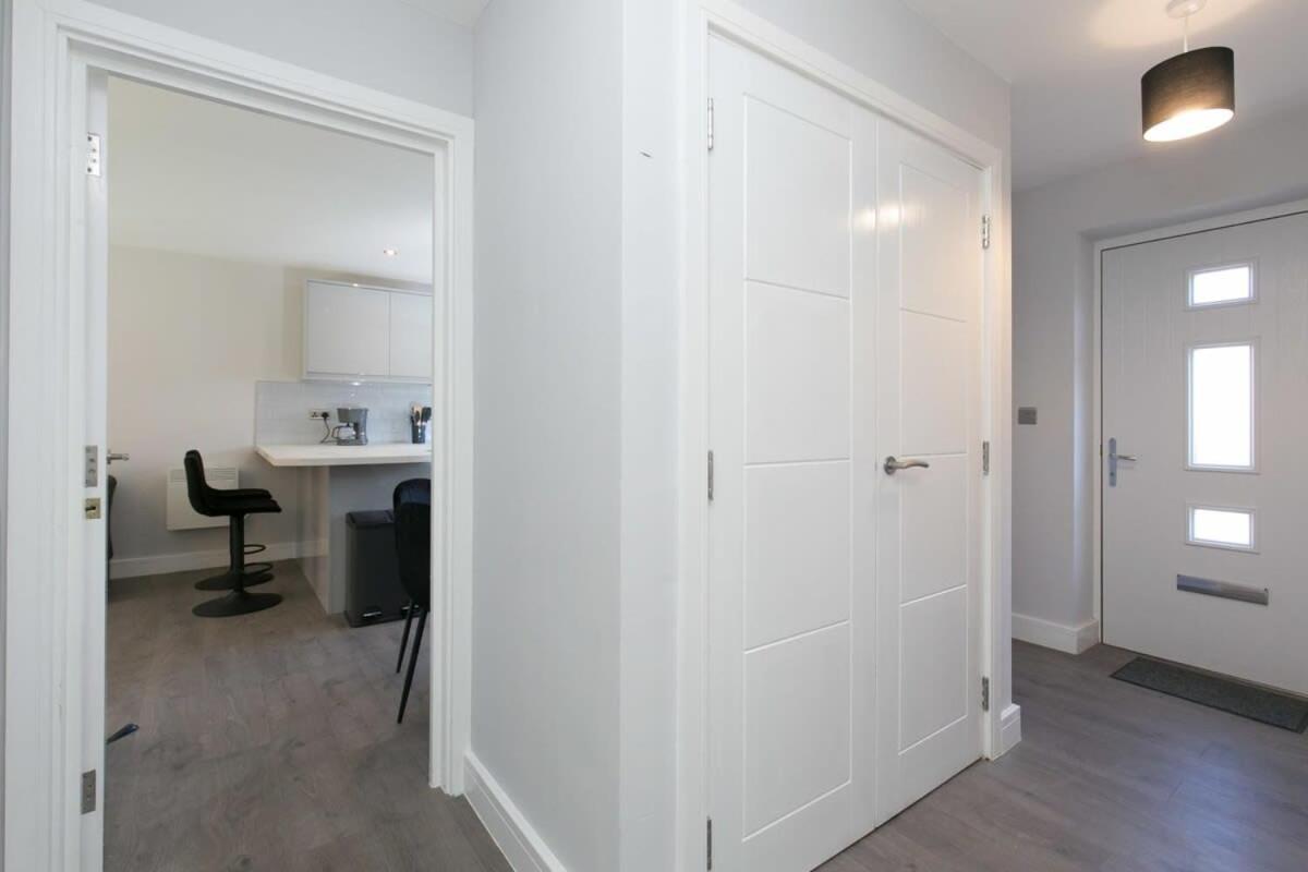 Stunning 2 Bedroom Apartment In Wallasey Exteriör bild