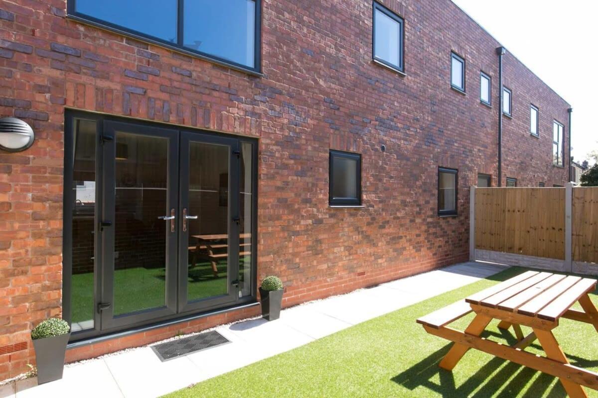 Stunning 2 Bedroom Apartment In Wallasey Exteriör bild